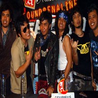 Seurieus Bawa Polisi ke Panggung