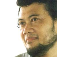 Rhoma Irama Kembali Dengan 6 Wanita