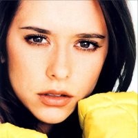 Jennifer Love Hewitt Pilih Kosmetik Murah