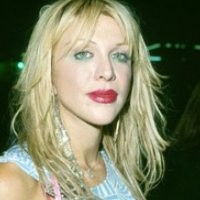 Courtney Love Sangkal Kehamilan