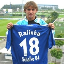 Bek Muda Brasil Gabung Schalke 04