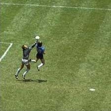 Maradona Bahas Gol Tangan Tuhan
