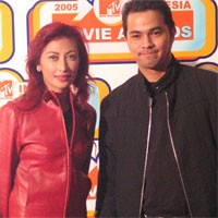 Sultan Djorghi-Annisa Makin Lengket