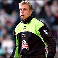 Arsenal Pinjam Kiper Sunderland