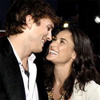Ashton Kutcher & Demi Moore Paling Mesra