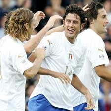 Gol Grosso Selamatkan Italia