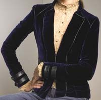 Tampil Wah dengan Beludru 