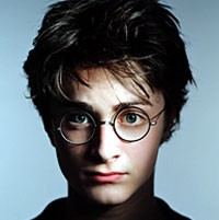 Harry Potter Jadi James Bond Muda