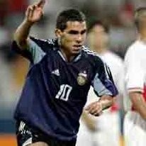 Kostum MU Tevez Undang Kecaman 