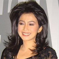 Sammy Rela Hadiri Pernikahan Desy Ratnasari