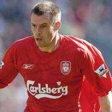 Carragher Lempar Handuk