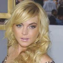 Lindsay Lohan Tergila-gila Pada Jolie