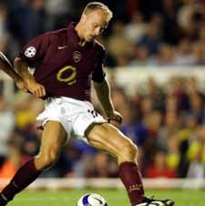 Wenger Puji Aksi Bergkamp