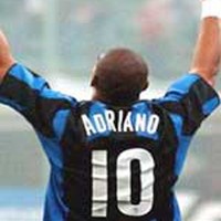 Mancini Tetap Pasang Adriano 