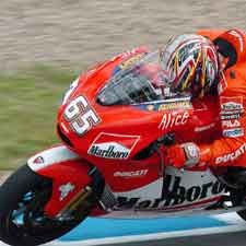 Capirossi Catat Rekor Waktu Pole