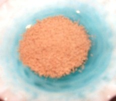 Dashi no moto

Berbentuk butiran kecil, merah muda mirip pakan ikan. Beraroma ikan yang sangat tajam. Bumbu ini memegang peran penting dalam masakan Jepang karena memberi cita rasa dan aroma yang sangat gurih dan khas.

Dashi no moto
