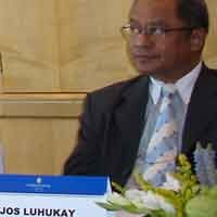 APICT Summit 2005 Hanya Ajang Sastra e-Gov?