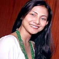 Iga Mawarni: BBM Naik, Rejeki Macet