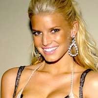 Nyesel Punya Payudara Besar