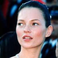 Keluar Rehab, Kate Moss Ditunggu Penjara