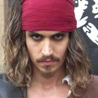 Johnny Depp Pemuja Pakaian Wanita