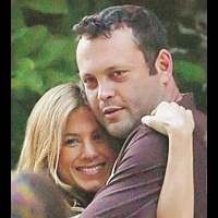 Aniston dan Vince Vaughn Semakin Hot!