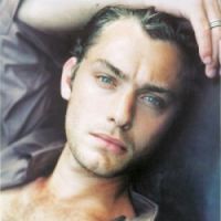 Jude Law Selingkuh dengan Salma Hayek?