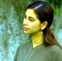 Ayu Azhari Melahirkan di Prancis