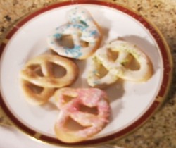 Vanilla Lemon Pretzel Cookies