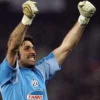 Awal Desember, Buffon Main Lagi