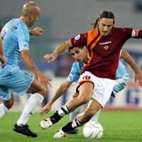 Derby Roma Berakhir Imbang