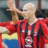 Stam Cabut Akhir Musim?