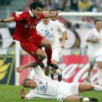 Ballack Kokohkan Bayern di Puncak