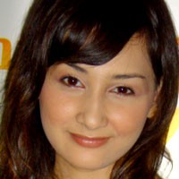 Mona Ratuliu Pertahankan Tradisi