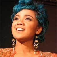 Nirina dan Bahasa Campur-campur