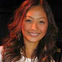 Indah Kalalo Bangga Berbibir Monyong