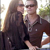 Jolie-Pitt Tandatangan Perjanjian Pra Nikah