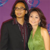 Bulan Madu, Piyu Padi Datangi Kuburan