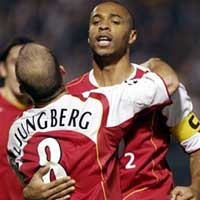 Arsenal Menang, Henry Bikin Rekor