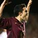 Arsenal Menang, Villa Tumbang