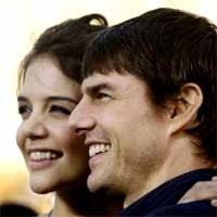 Amerika Merdeka, Tom Cruise Terikat