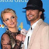 Pernikahan Britney-Kevin Bubar?