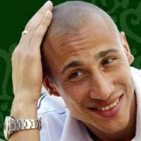 Larsson Tunggu Kejelasan