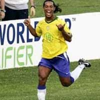 Ronaldinho: Rooney Itu Orang Brasil