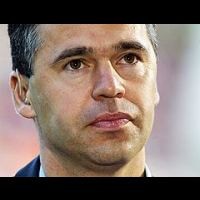Manajer FC Cologne Serahkan Tahta