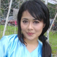 Melly Zamri Lirik Pesepakbola Beristri