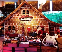 Ginger Bread House Menyemarakkan Natal