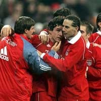 Bayern Singkirkan Hamburg