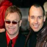 Elton John Bulan Madu di Venesia