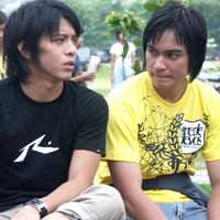 Ariel Peterpan & Candil Seurieus Main Film!